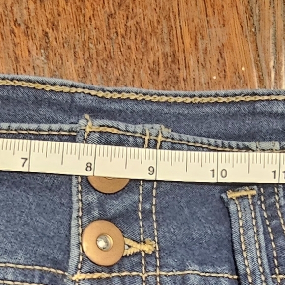 No Boundaries Juniors High Waisted Jean Shorts Size 11 - Picture 5 of 6